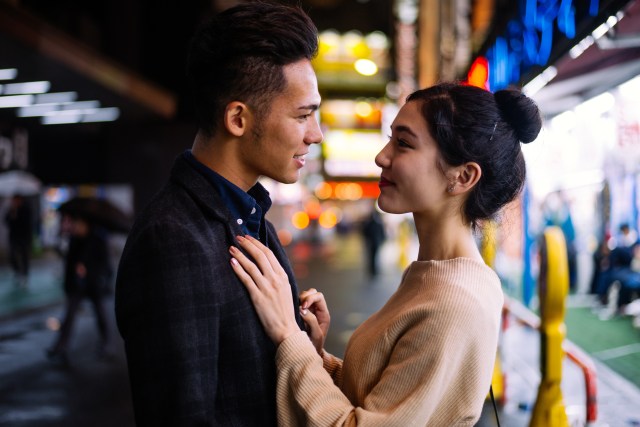 Top 5 Cultural Variations in Eye Contact and What They Signify