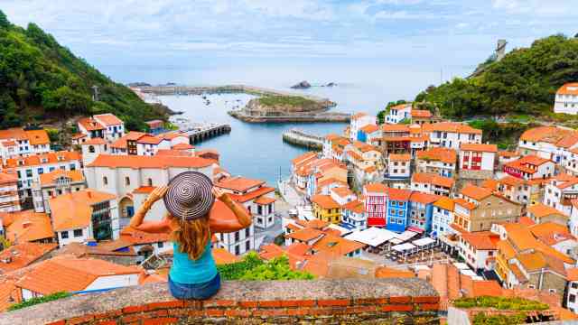 Top 5 Destinations Perfect for First-Time Solo Travelers